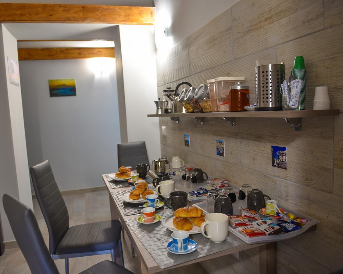 Bed and Breakfast Famigi Neapel Exterior foto