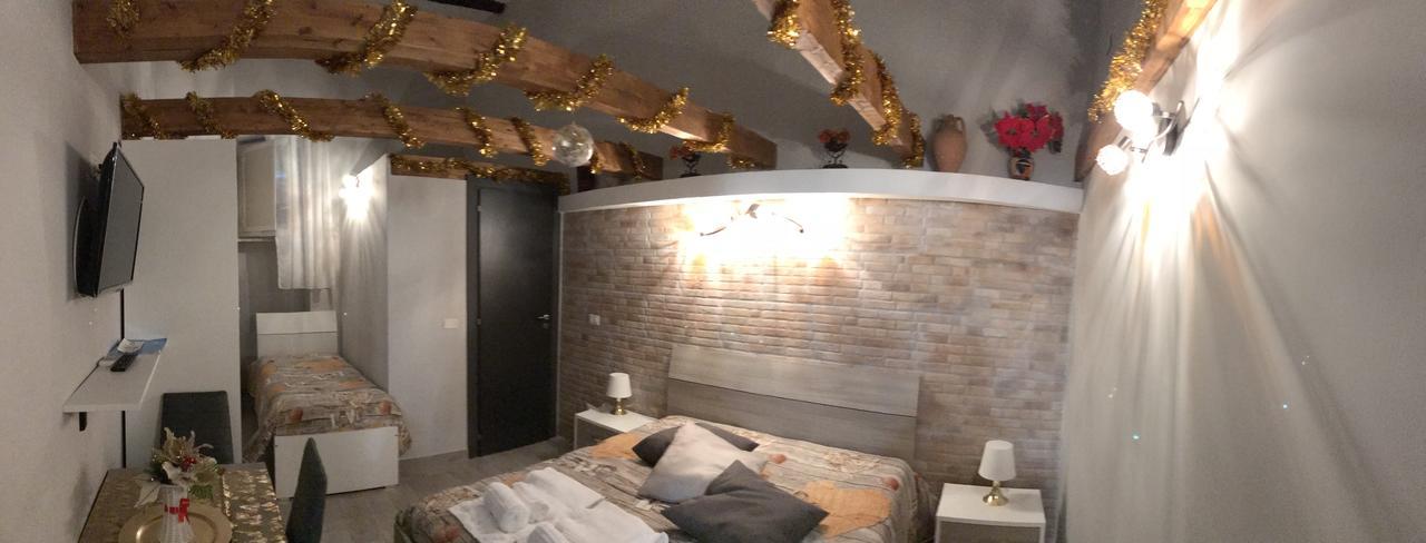 Bed and Breakfast Famigi Neapel Exterior foto